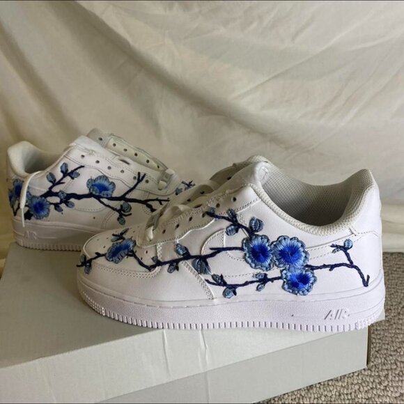 Nike Air Force 1 Kids 4.5Y Custom Embroidered Blue Floral Sneakers EUC - Picture 7 of 12